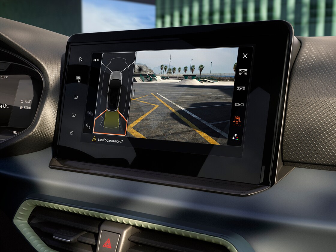 SEAT Arona vision pack to improve vision and assistance. The shot showcases the touchscreen from the interior of the car