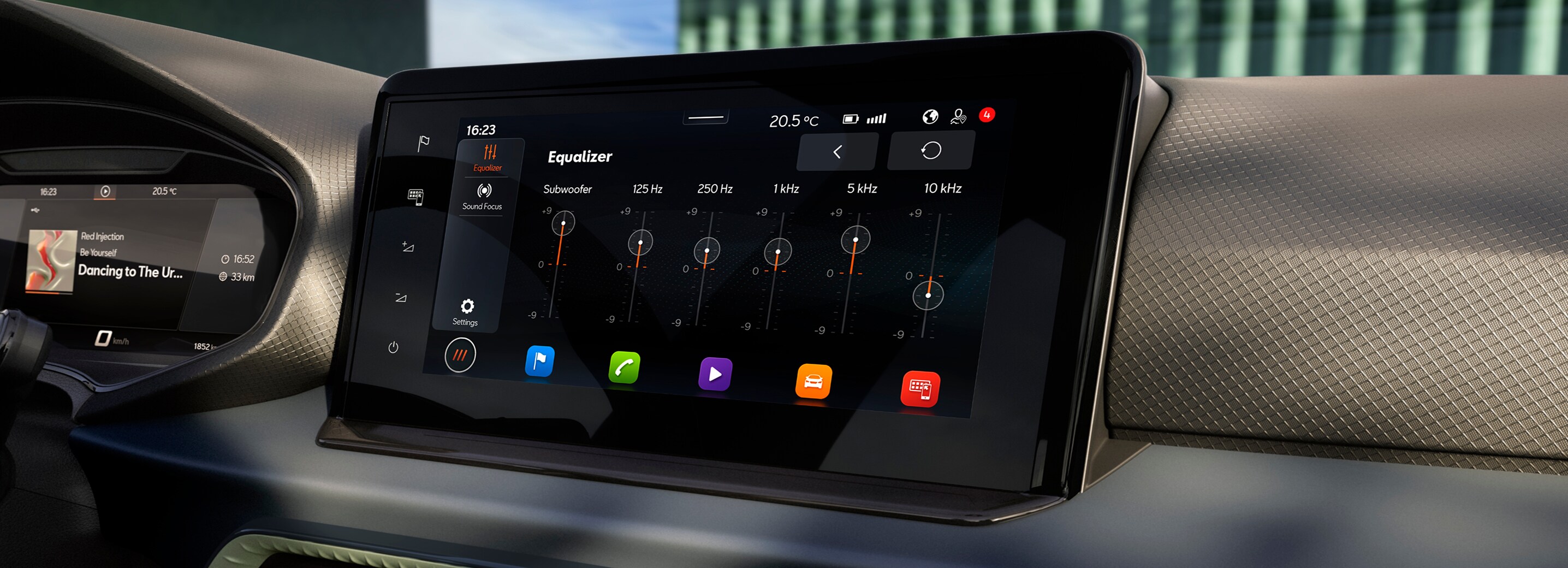 SEAT Arona’s dashboard, that includes the seat sound system, among other features