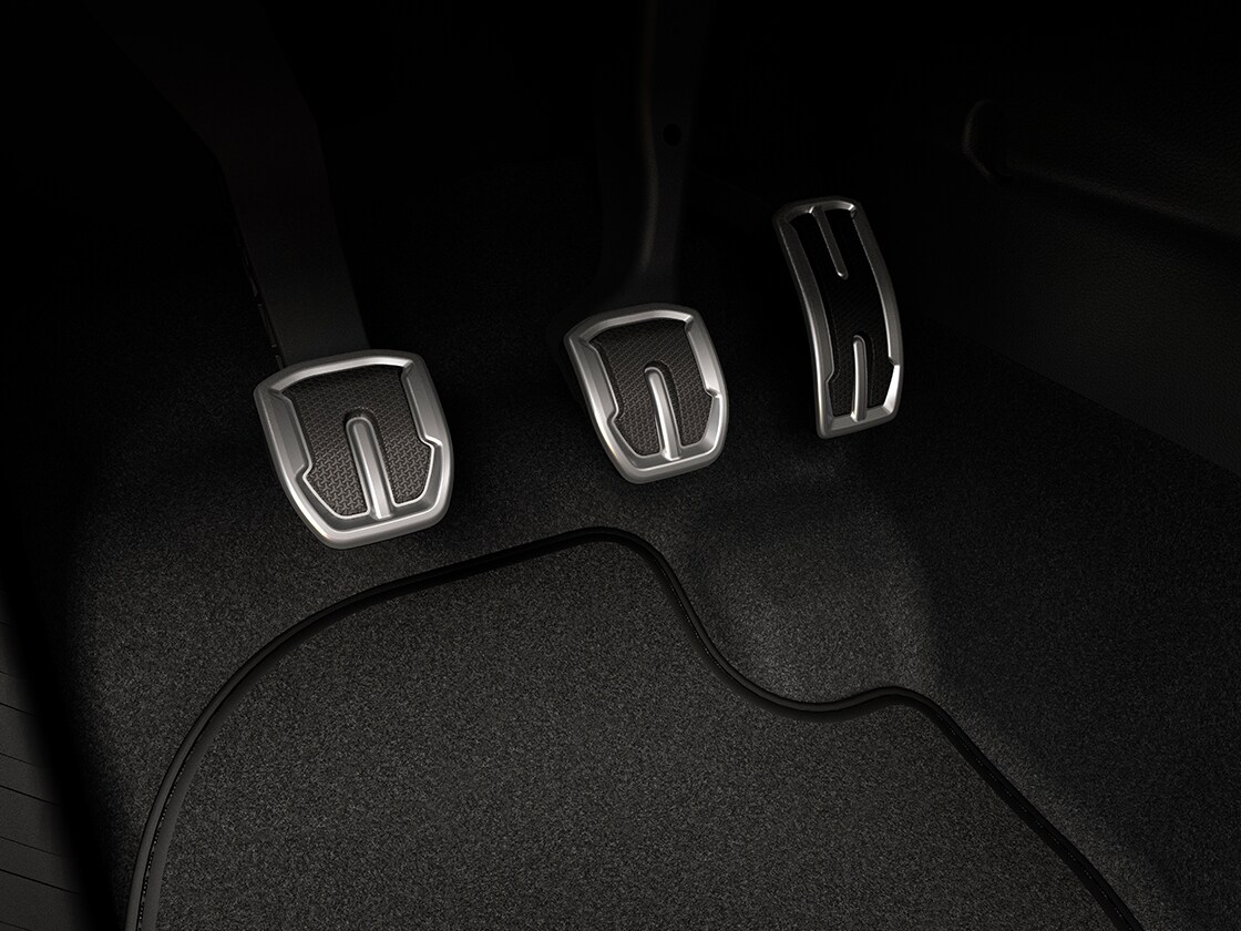 Seat ibiza close-up of the pedals in aluminium 