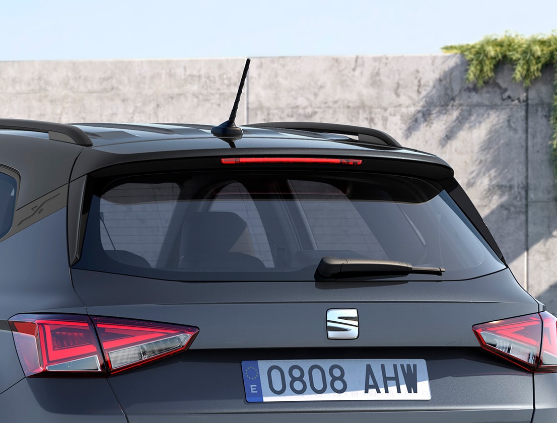 seat-arona-style-sporty-rear-spoiler