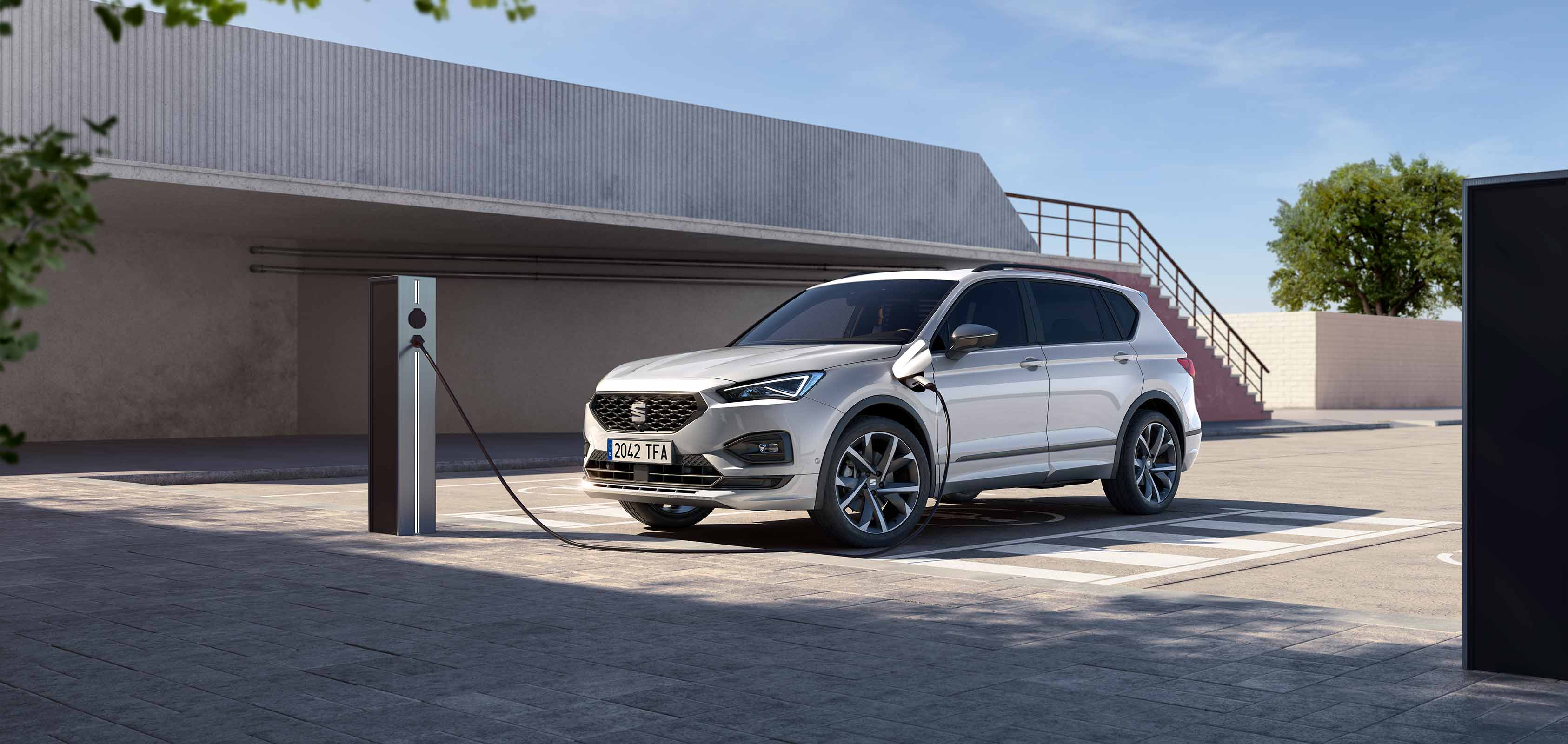 new SEAT Tarraco e-HYBRID oryx white plug in 