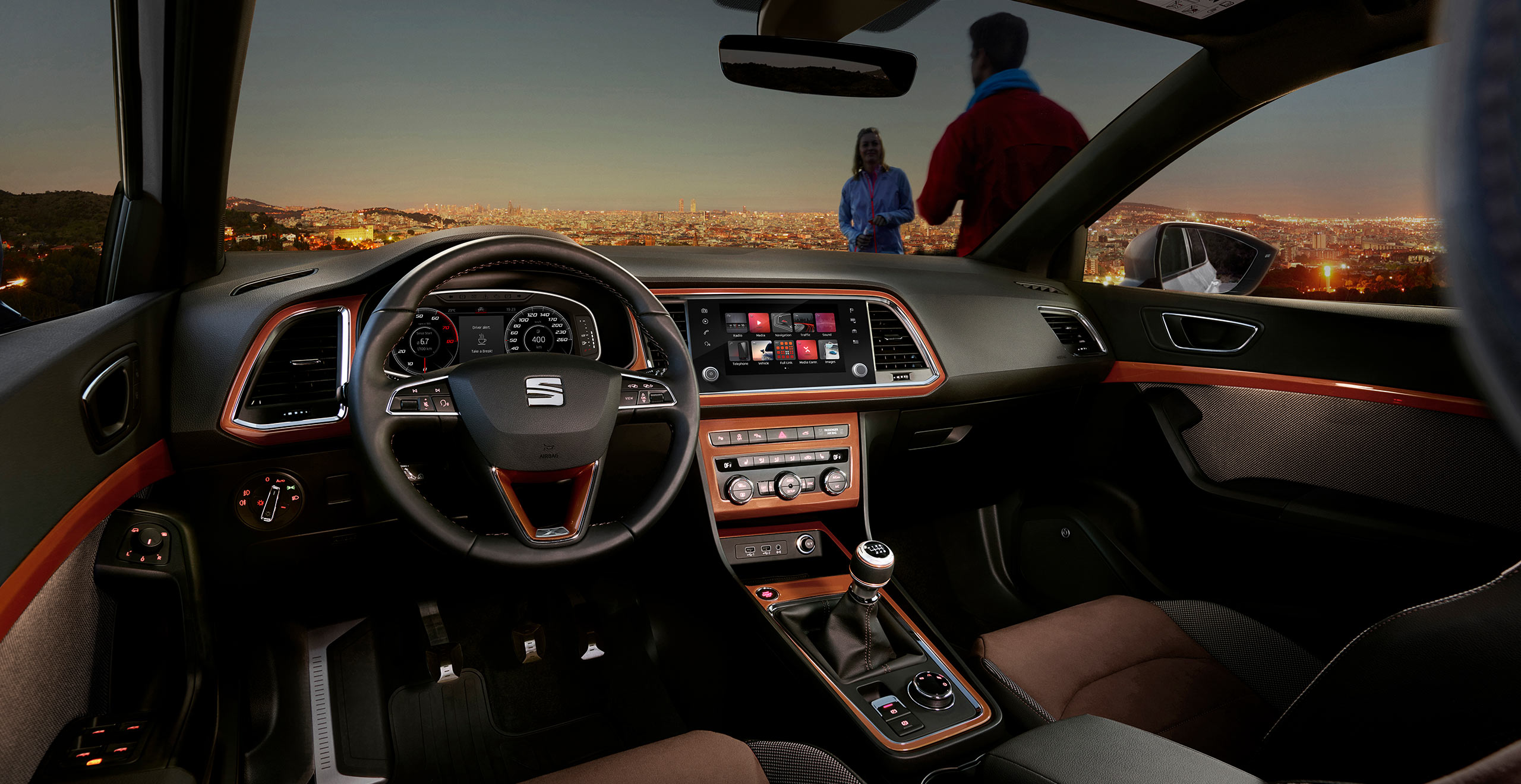 SEAT vue intérieure d'une SEAT avec son dashboard