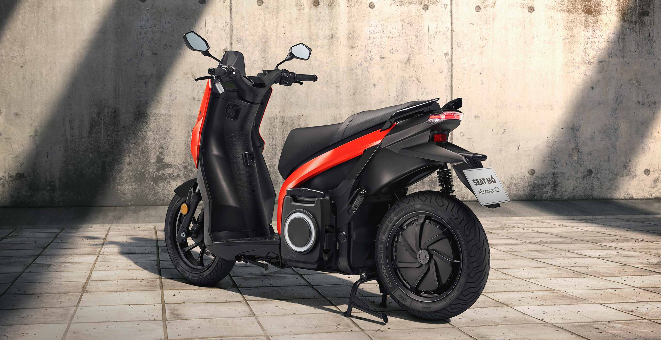 SEAT MÓ eScooter 125 electric motorcycle rear view